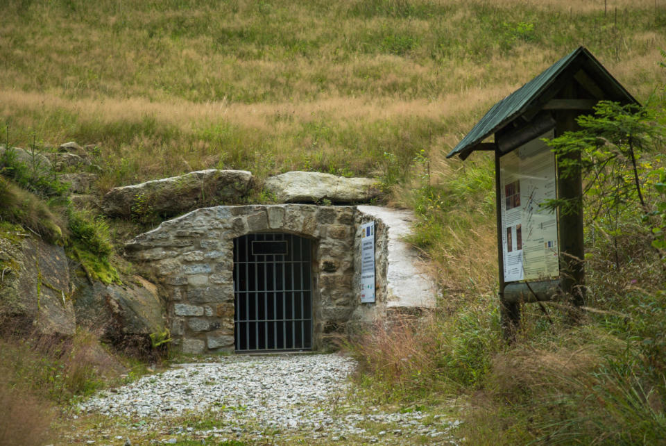 Eingang zum Bergwerk Werra im Wald