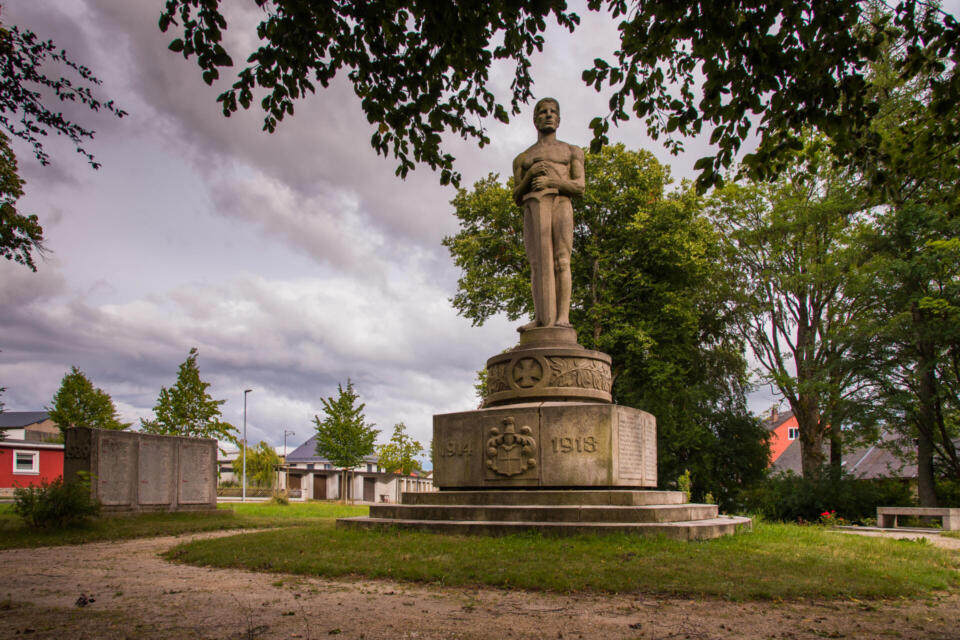 Kriegerdenkmal am Ehrenhain