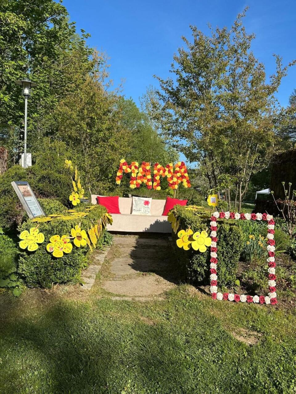 Blumenschmuck zum Muttertag im Kurpark von Bad Weißenstadt