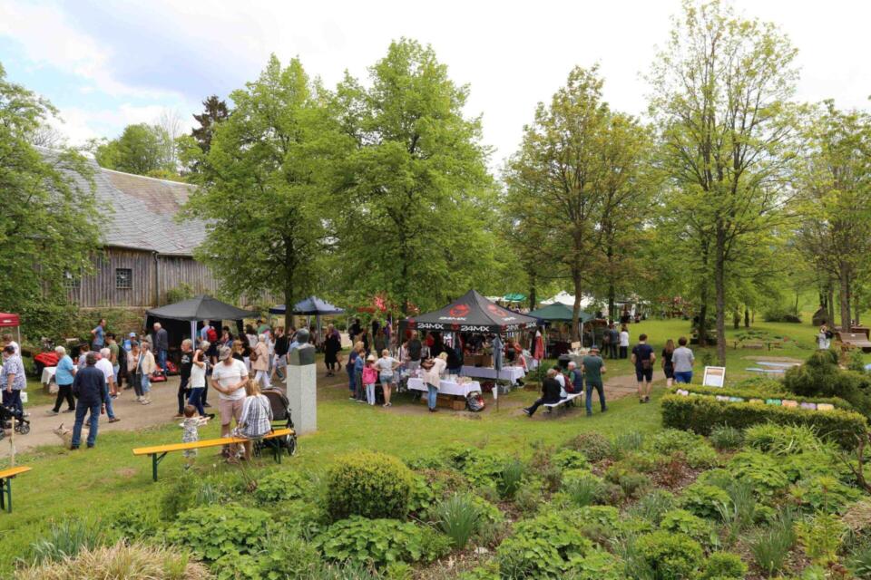 Markttreiben zum Frühlingszauber in Bad Weißenstadt